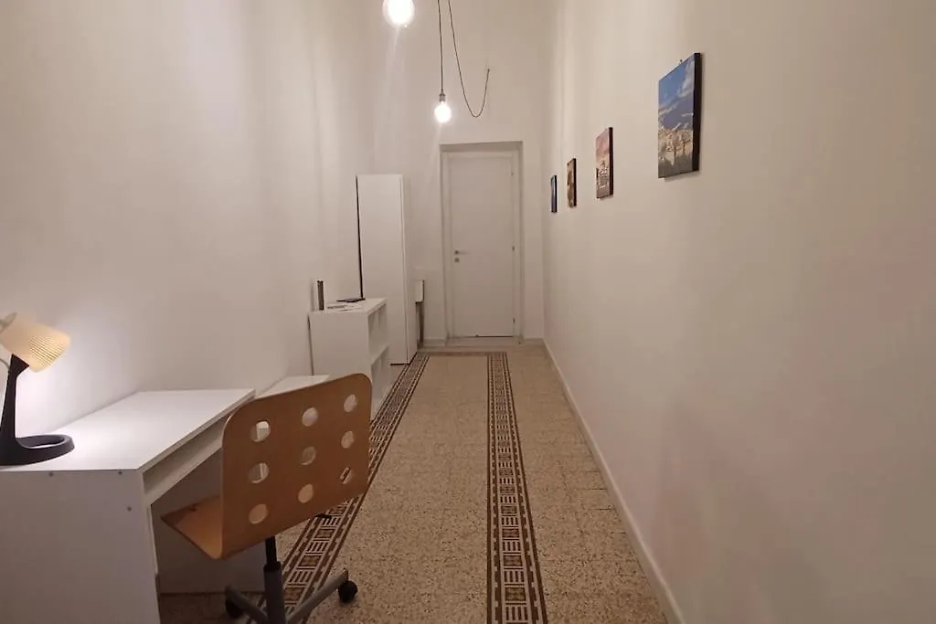 Appartamento Nel Centro Di Napoli - Clorinda House 0*, Naples Italy